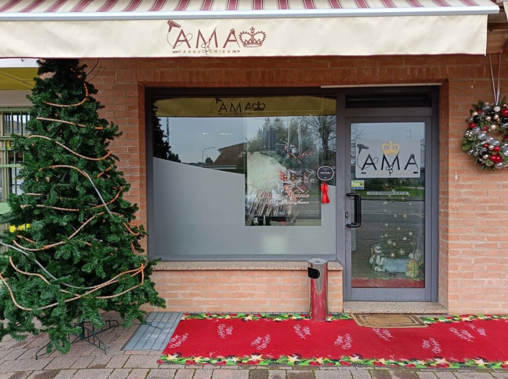 Vetrina di AMA Parrucchieri in Via Dante Alighieri a Pozzonovo
